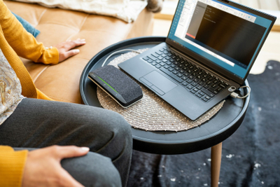 Speakerphone HP Poly Sync 10, USB, me kabllo USB A në USB C, i zi