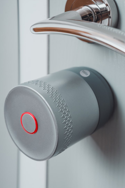 Bravë inteligjente Yale L2 Lite, kontroll me aplikacion, Bluetooth, e zezë