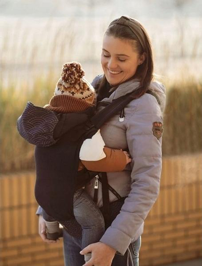 Mbajtëse bebe MoMi COLLETE, ergonomike, me kapuç me lule, gri