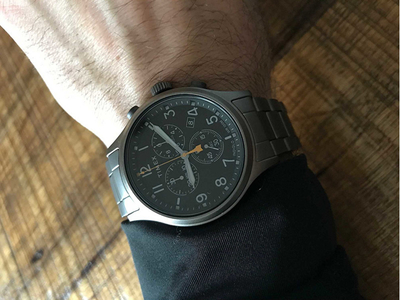 Orë dore Timex Allied Chronograph TW2R47700