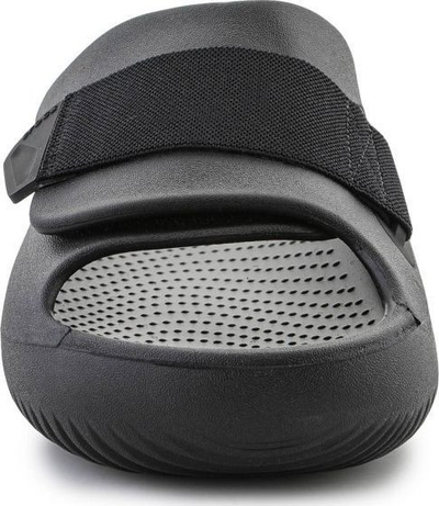 Sanda Crocs Mellow Luxe Recovery Slide M 209413-2DS, material Croslite, me rrip që e rregullon, ngjyrë e zezë