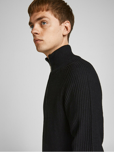 Triko Jack&Jones JJPANNEL, e zezë