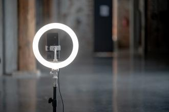 Dritë unazore LED Newell RL-10A, 10\", me tripod, e bardhë