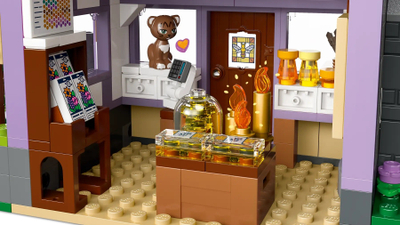 Lodër ndërtimi LEGO Friends 42669 Beekeeper's House and Flower Garden, set ndërtimi, 12+, shumëngjyrëshe
