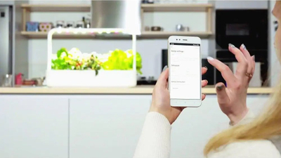 Kopsht inteligjent Click and Grow Smart Garden 9 Pro, me dritë LED, ujitje automatike, i bardhë