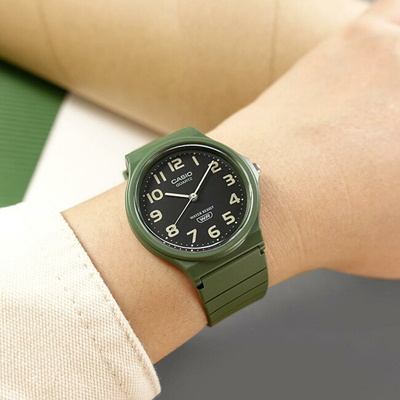 Orë për meshkuj Casio, e gjelbërt