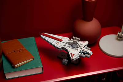 Set ndërtimi LEGO Star Wars Venator-Class Attack Cruiser 75441, 643 pjesë, për ekspozim, shumëngjyrësh