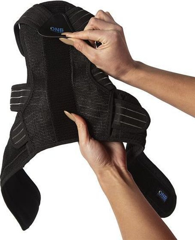 Korrektor qëndrimi One Fitness BODY POSTURE STABILIZER, madhësia M, i zi