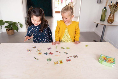 Loja edukative Fat Brain Toys Compact Color Matching Game Catch a Butterfly, përputhje ngjyrash, për kalamaj të vegjël, shumëngjyrëshe