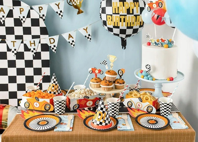 Kuti snack kartoni Cars, set me 3 copë, me makina garuese, shumëngjyrëshe