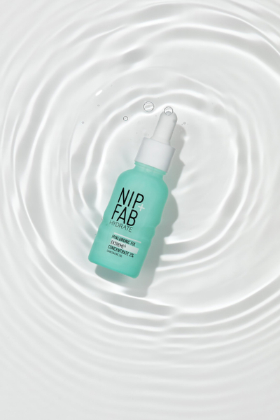 Serum fytyre Nip + Fab Hyaluronic Acid Fix Extreme 4, 2% acid hialuronik, për lagështi të fortë në lëkurë