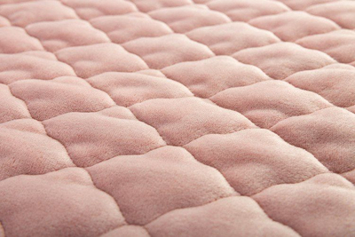 Mbrojtëse krevati Sensillo Deer Plush Check, 120x60 cm, pambuk dhe plush, rozë shumëngjyrëshe