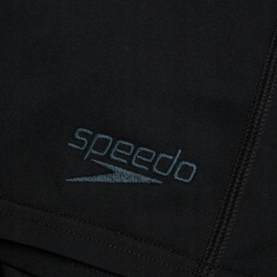 Rroba banje Speedo Endurance+ Mid Jammer për burra, që s’i bën përshtypje klori, të zeza