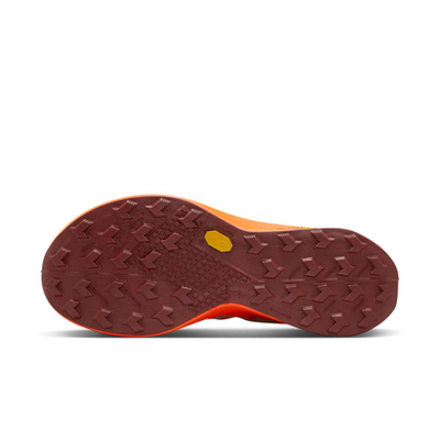 Atlete trail Nike Ultrafly, ZoomX, shollë Vibram, rozë