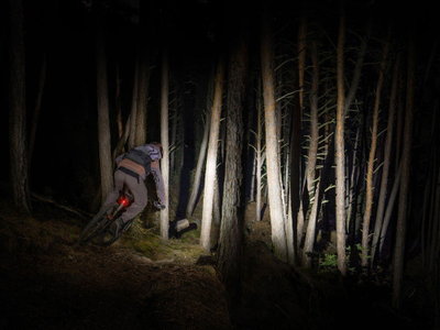 Dritë për biçikletë Lupine SL AX, 3800 lumens, bateri e jashtme 70Wh, e zezë