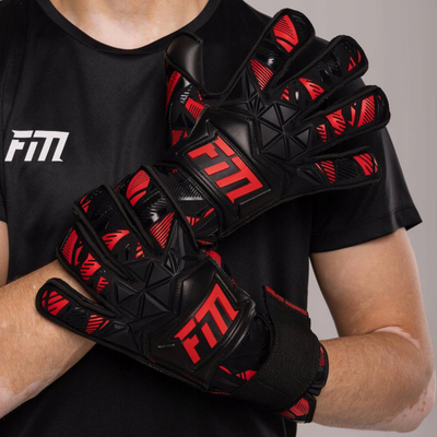 Doreza portjeri Football Masters Invictus X Pro S953211, kapje e fortë, mbyllje me Velcro, të zeza me të kuqe