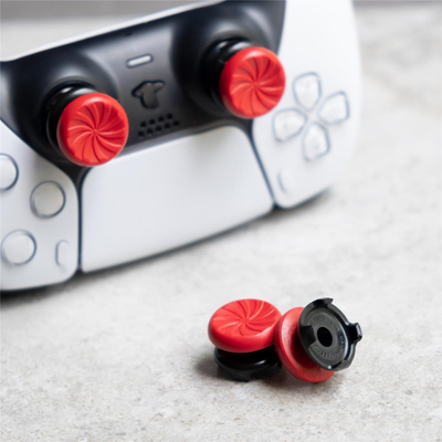 Kapakë analogu për kontrollor PS5 SteelSeries Inferno Kit, kapje performante, e kuqe e zezë