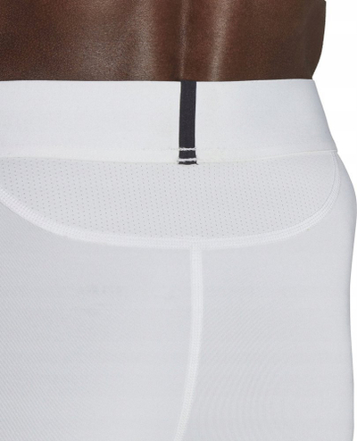 Shkurt kompresimi Adidas Techfit Aeroready M HP0611, për burra, i zi