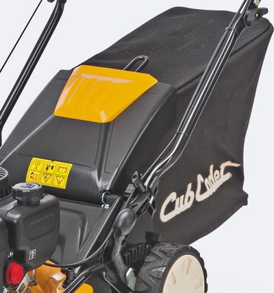Kosë me benzinë Cub Cadet 53 cm, motor 159 cm³, shportë 70 L, e verdhë