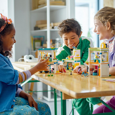 Set ndërtimi LEGO Friends Heartlake City International School 41731, 8+ vjeç, shumëngjyrësh