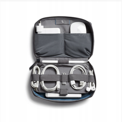 Etui organizuese Bellroy Tech Kit 2L, me xhepa rrjete, shirita elastikë, gri
