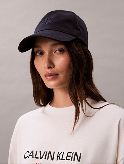 Kapelë Calvin Klein Monogram Shine Embroidery Moire, për femra, e zezë