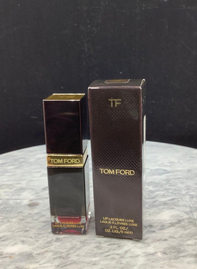 Течен мат кармин Tom Ford Luxe Vinyl, 6ml, нијанса 10 Infuriate