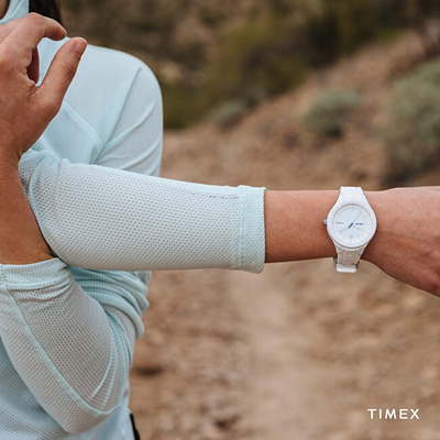 Orë dore Timex Iroman TW5M17100