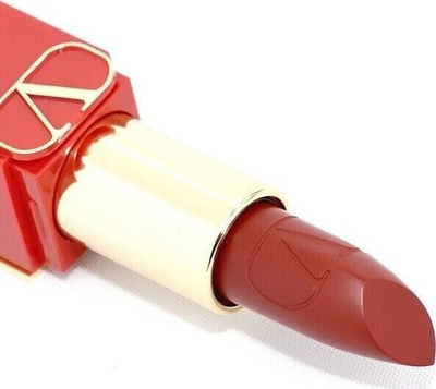 Ruzh buzësh Valentino Rosso Satin, përfundim satin, i rimbushshëm, i kuq