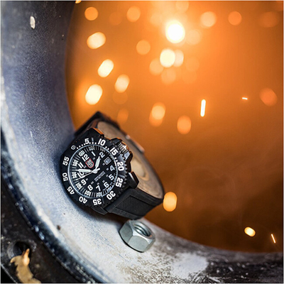 Orë dore Luminox Original Navy SEAL XS.3051.F