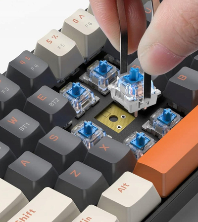 Tastierë mekanike gaming Defender FORGE GK-345, pa kabllo Bluetooth 2.4 GHz, RGB, gri me të bardhë