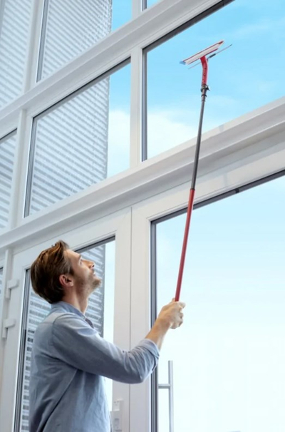 Shtrydhëse dritaresh Vileda Window Squeegee 128782, dorezë teleskopike, plastike, e kuqe