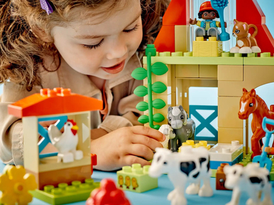 Set lodër LEGO DUPLO Town Caring for Animals at the Farm, për fëmijë 2+, shumëngjyrëshe