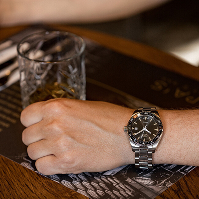 Orë për meshkuj Prim Sport Legenda Ceramic Automatic, e argjendtë