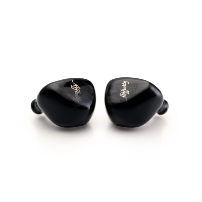 Слушалки in-ear Queen of Audio Affinity од Kinera, драјвер 10 mm, кабел бакар со сребро, црна Carbon Black