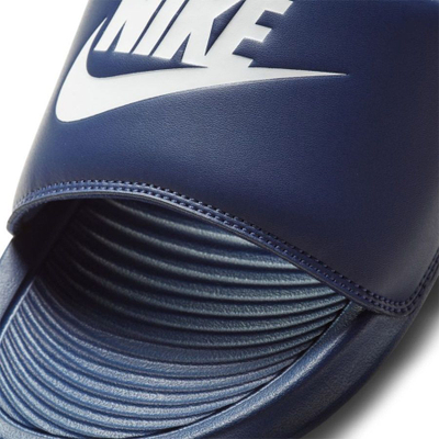 Shapka Nike Victori One, rrip i gjerë, të zeza