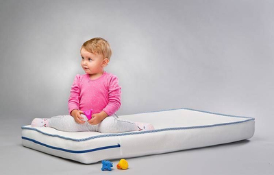 Dyshek për bebe Sensillo Latex Foam, 120x60 cm, i bardhë