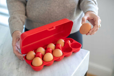 Kuti për vezë Koziol Eggs To Go Organic, 10 vezë, plastike, e kuqe