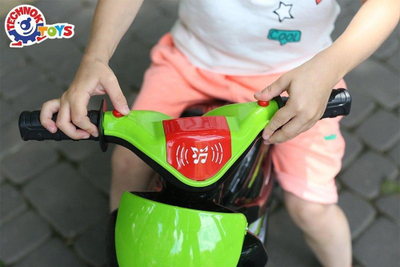Motor lodër Technok 5774, pa pedale, për kalamaj 2+, jeshile me të zezë