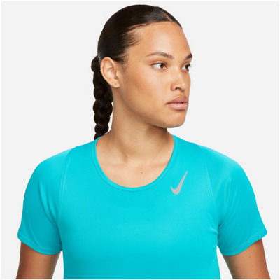 Bluzë sportive Nike Dri-FIT Fast, me mëngë të shkurtra, për vrapim, e kaltër e ndezur
