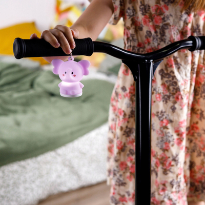 Привезок за клучеви InnoGIO GIOkeyring Elephant, силикон, со ноќно светло, розов
