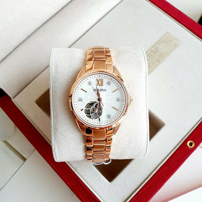 Orë dore Bulova Sutton Diamond Automatic 97P121