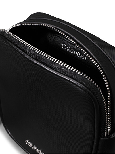 Çantë crossbody për meshkuj Calvin Klein, e zezë