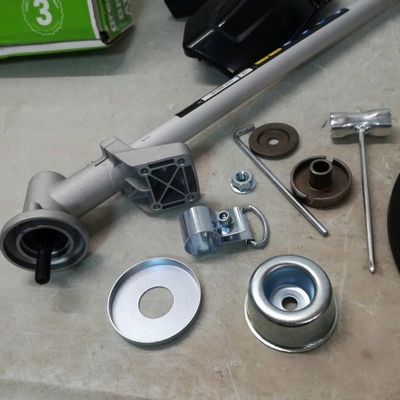 Aksesori brush cutter Greenworks për GD24X2TX, teh metalik, mbrojtëse plastike, gri e zezë