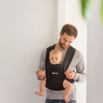 Mbajtëse bebe Ergobaby Embrace, ergonomike, për të porsalindur, e zezë