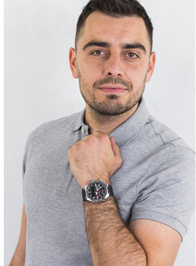 Orë për meshkuj Casio, e zezë