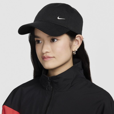 Kapele Nike Club Swoosh, e zezë