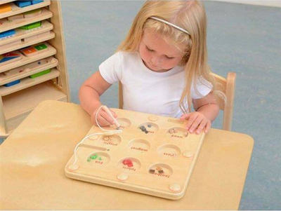 Lojë druri edukative Masterkidz Montessori, magnetike, tabelë mësimi, ngjyrë druri natyrale