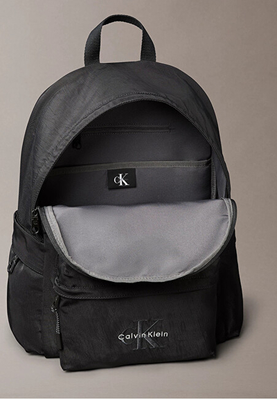 Çantë shpine Calvin Klein Bold Round, najlon, e zezë