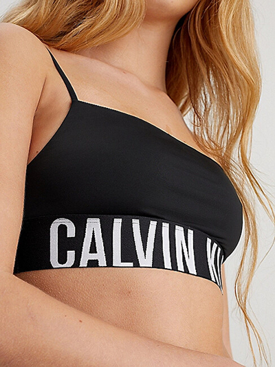 Sytjena pa mbushje Calvin Klein, të zeza